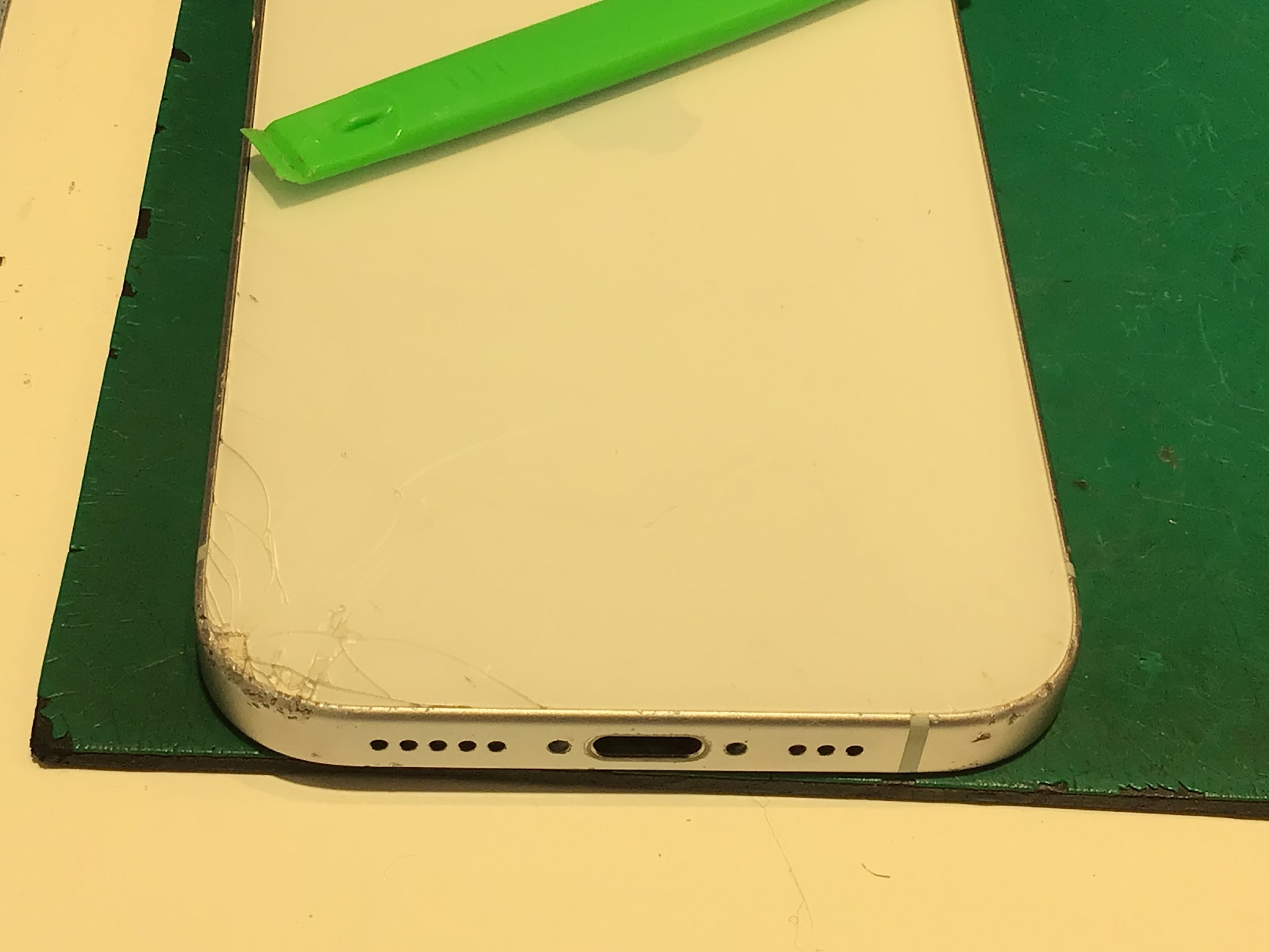 iPhone(アイフォーン)の水没修理はスマホ修理工房グランデュオ蒲田店におまかせください！